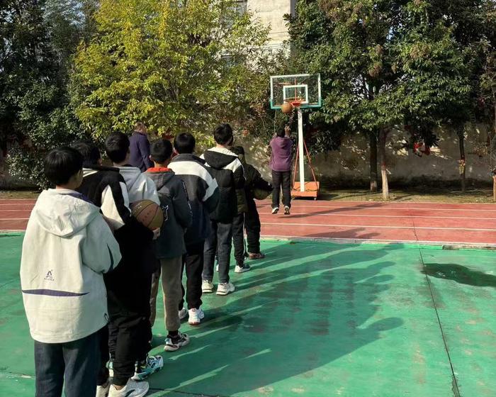 一周篮球训练计划表怎么写的_0